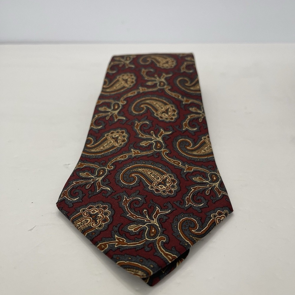 Jos A Bank Corporate Collection Burgundy Red Paisley Silk Tie 3.75" Wide‎